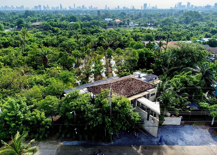 Resort Coconut Lane